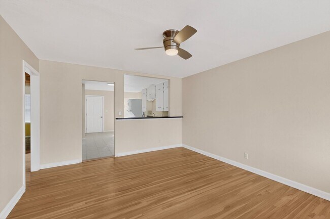 Building Photo - 714-714 Madison St NE