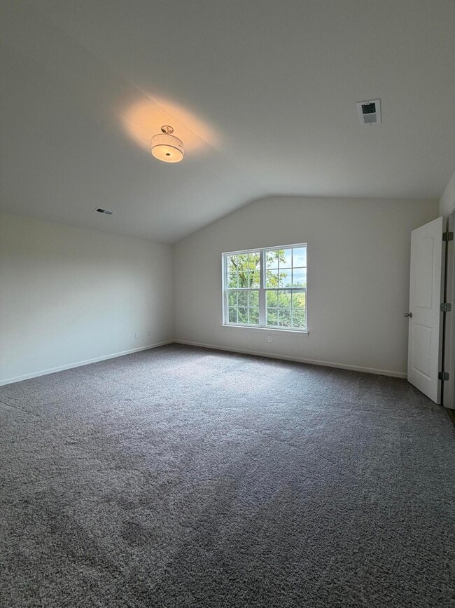 Building Photo - 836 Halford Pl