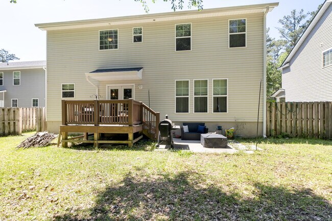 Building Photo - 383 Plantation Way