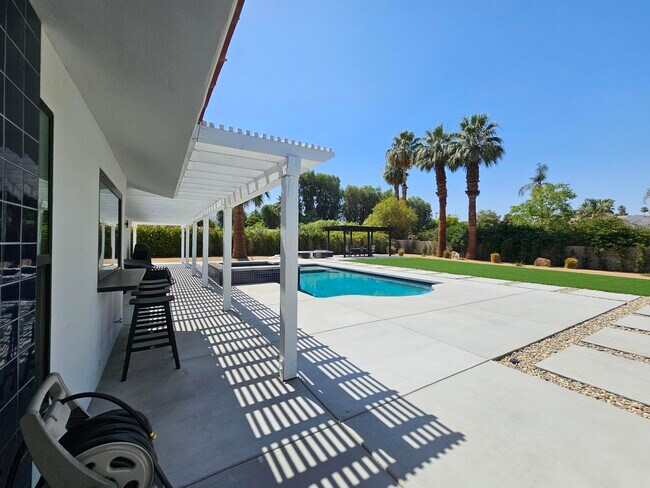 Building Photo - 72278 Barbara Dr