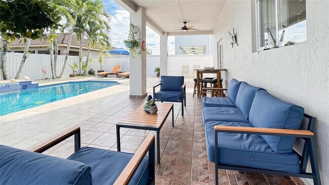 Building Photo - 18361 SW 154th Ave