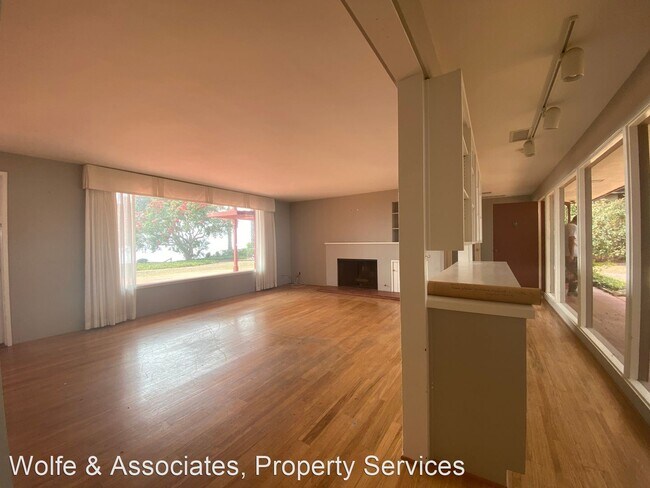 Building Photo - 3 br, 3 bath House - 3323 Cliff Drive