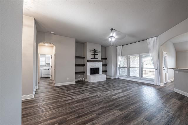 Building Photo - 325 Paloma St