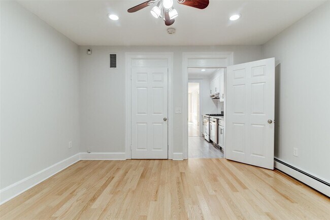 Building Photo - 465 Jersey Ave