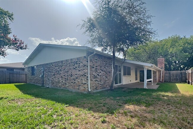 Building Photo - 3815 Marywood Dr
