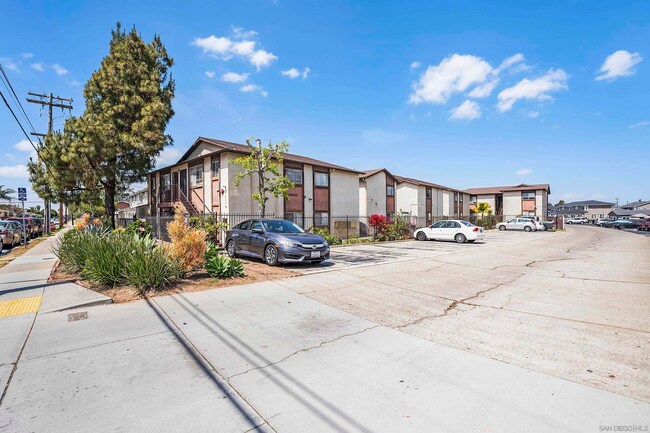 Building Photo - 2481 Ulric St