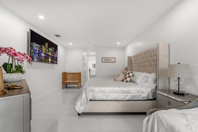 Building Photo - 1205 SW 146th Ct