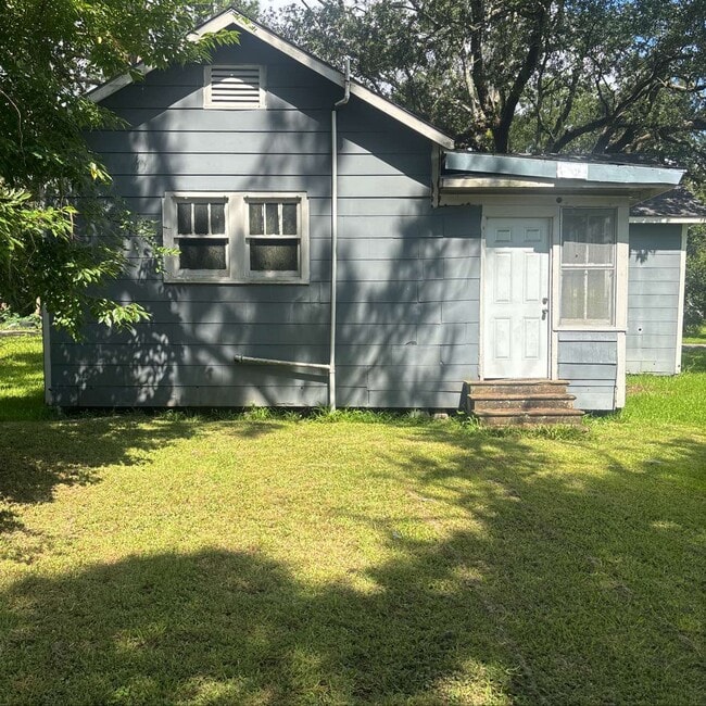 Building Photo - 517 Lasalle St