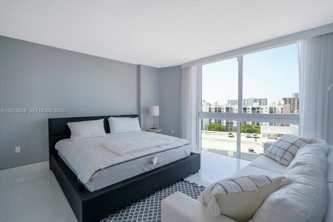 Building Photo - 250 Sunny Isles Blvd
