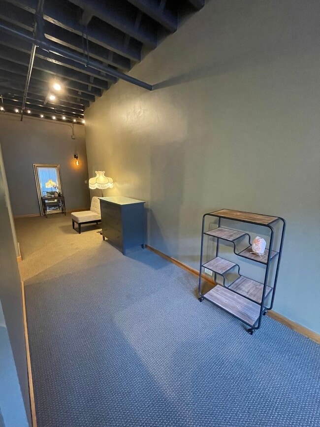 Building Photo - Beautiful Furnished Downtown Loft