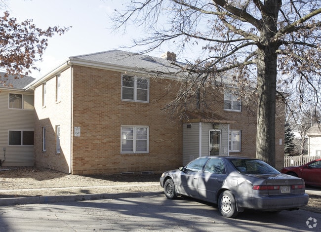 Building Photo - Main Street Apartments