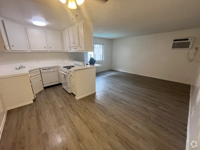 Building Photo - 509 N Berendo St