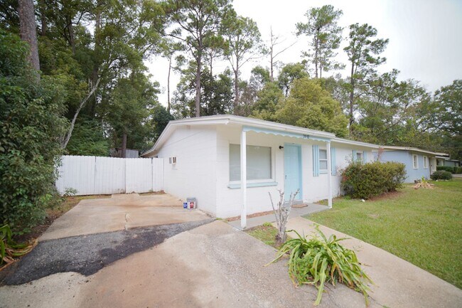 Building Photo - Cozy 3 bedroom 2 bath home