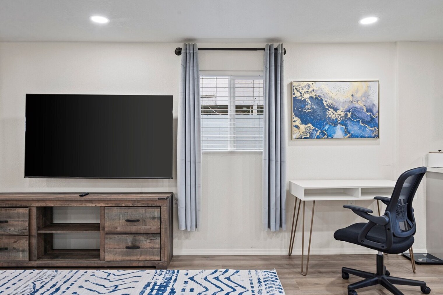 Building Photo - 4009 W Grant St