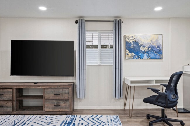 Building Photo - 4009 W Grant St