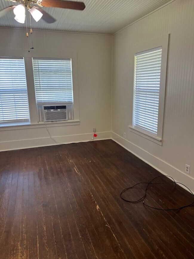 Building Photo - 755 CR 149