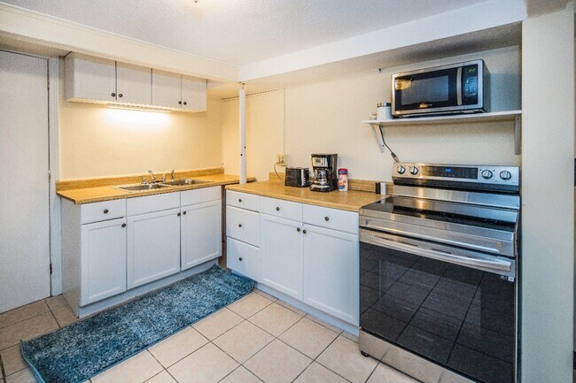 Building Photo - 81 Mountain Commons Rd