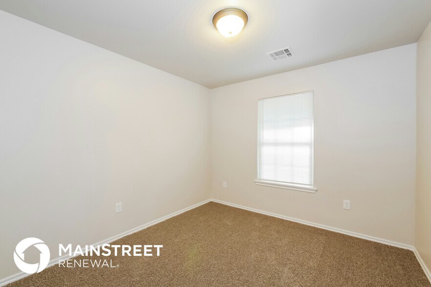 Building Photo - 1338 Selborne Pl