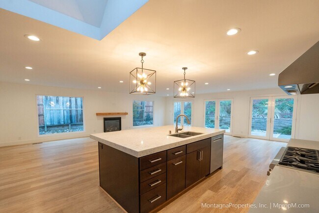 Building Photo - Los Gatos Single Story House on LARGE Lot updated in 2024!