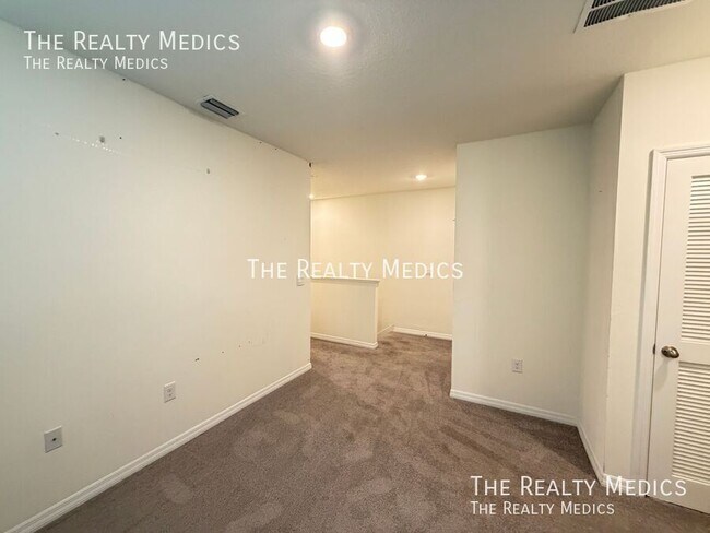 Building Photo - 5338 Dragonfly Dr