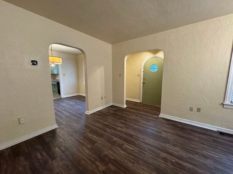 Living Room 2 - 1048 Wilmington Ave