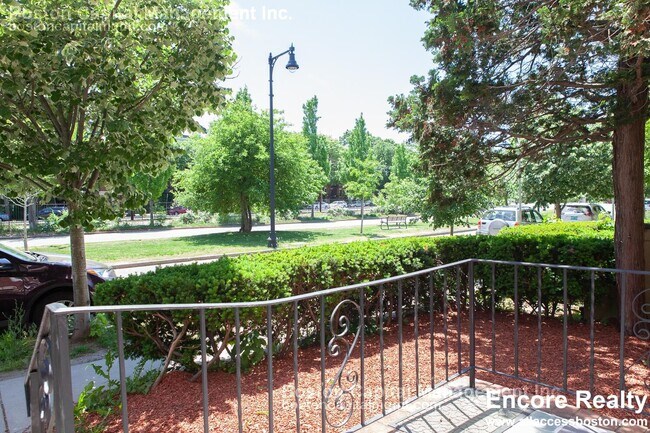 Building Photo - 1743 Commonwealth Ave