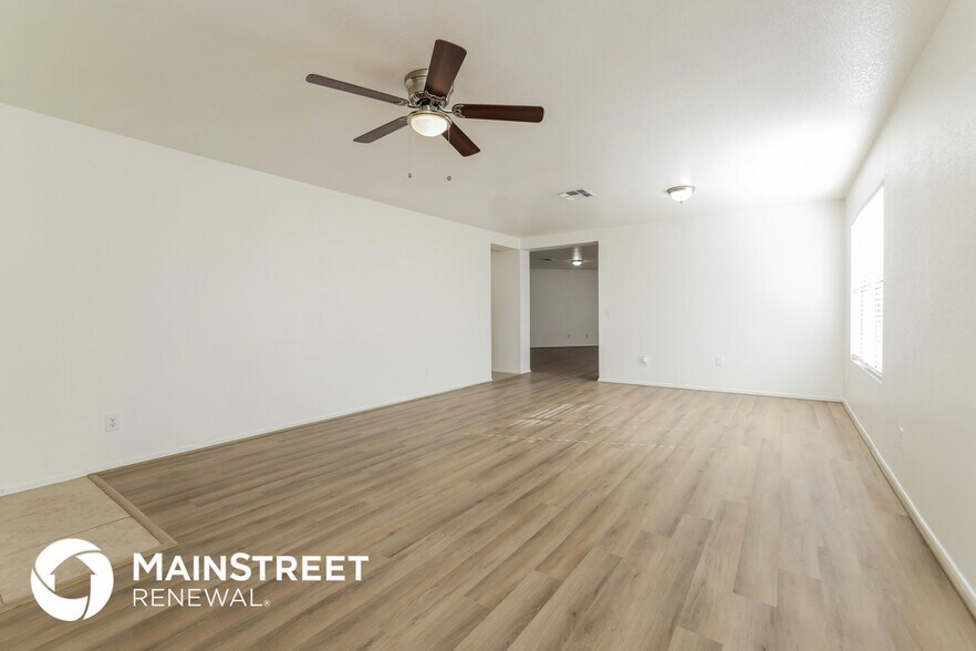 Building Photo - 1725 W Rita Marie Dr