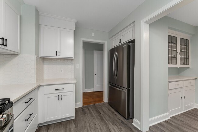 Building Photo - LaSalle