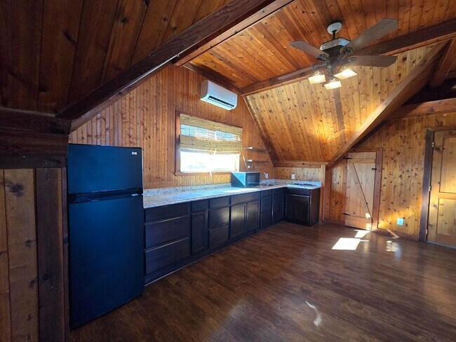 Building Photo - 24369 Bingham Creek Rd