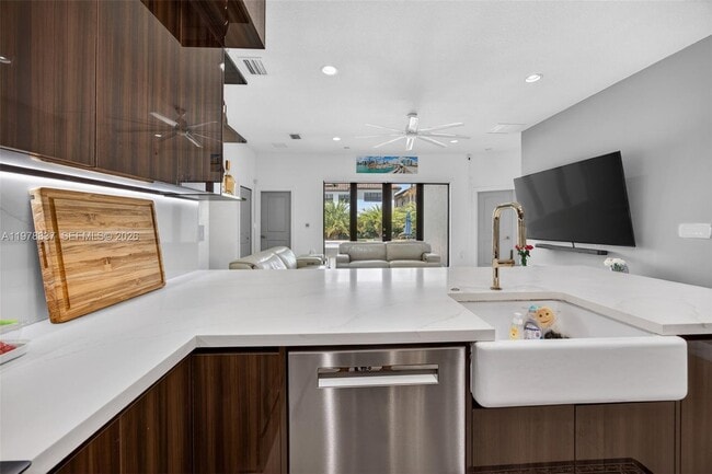 Building Photo - 14541 SW 16th St