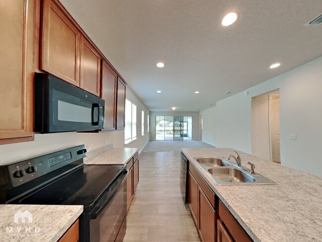 Building Photo - 2880 Alpin Dr