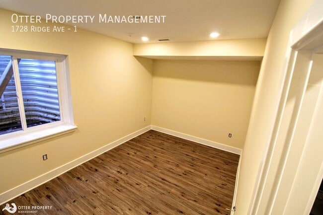 Building Photo - 1728 Ridge Ave