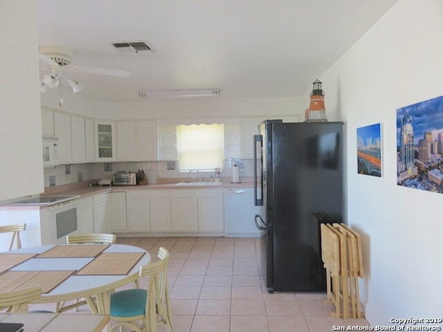 Building Photo - 241 Mount Pisgah Dr