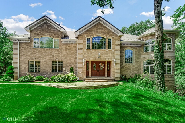 Primary Photo - 8960 Enclave Dr