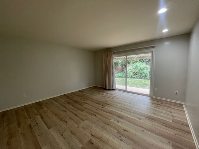 Building Photo - Welcome to Your New Home in West Hills- 4b...