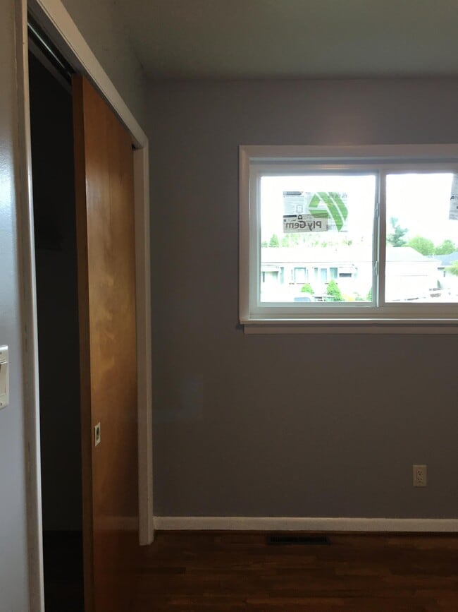 Building Photo - 1113 Wiener Dr