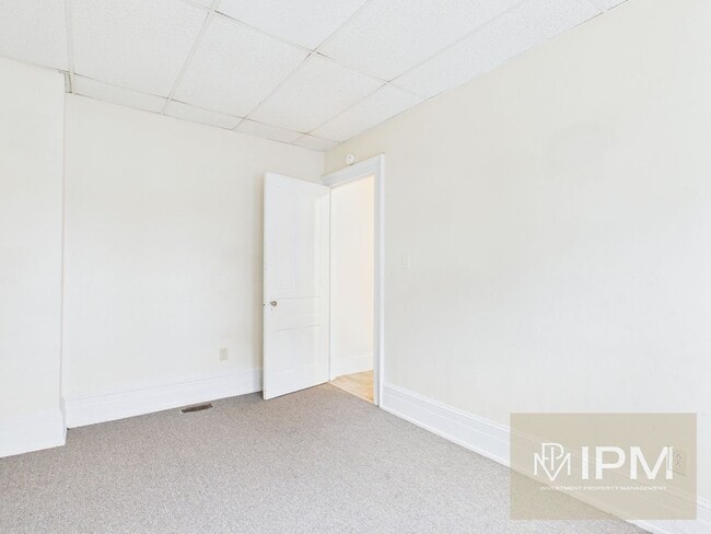 Building Photo - 595 Madison Ave