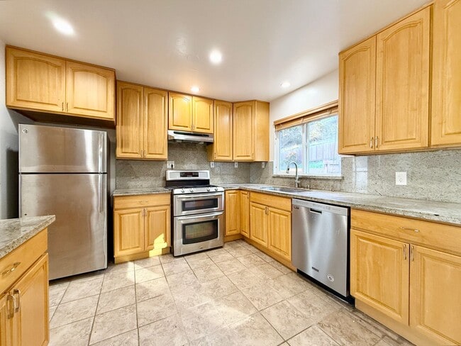 Building Photo - Coastal 3-Bed/2-Bath Home with Ocean View! ***PLEASE READ DESCRIPTION***