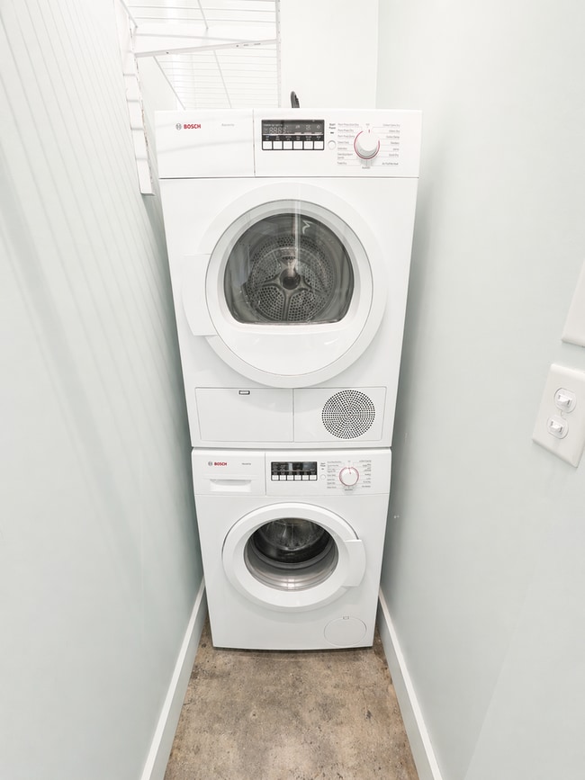 Building Photo - Fabulous "Microhome" in Kenilworth Area!