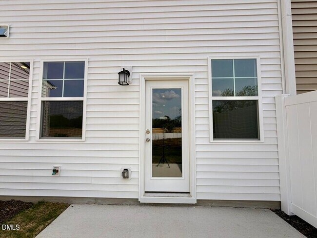 Building Photo - 134 Blossom Fld Wy