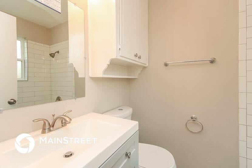 Building Photo - 5621 Macdougall Dr