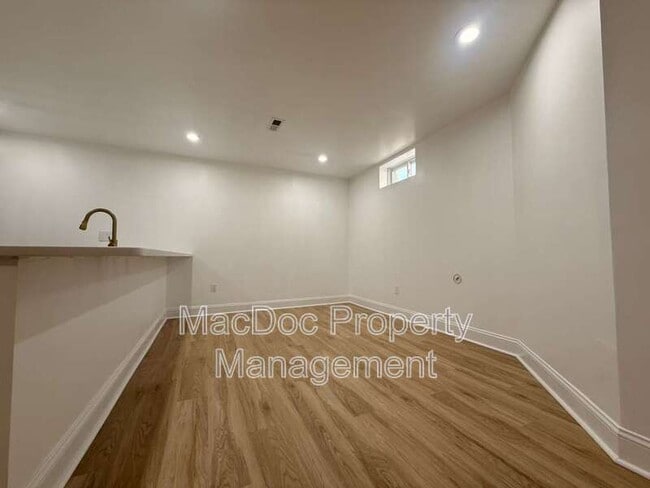 Building Photo - 10402 Laurel Ridge Way