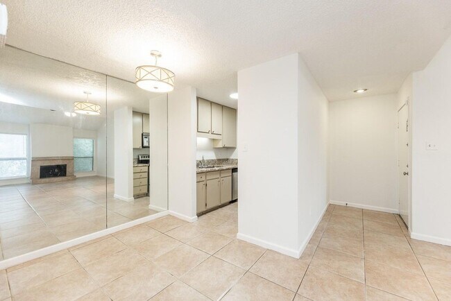 Building Photo - 10051 Westpark Dr