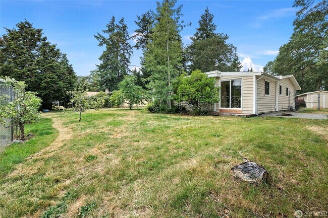 Building Photo - 11807 96th Ave SW