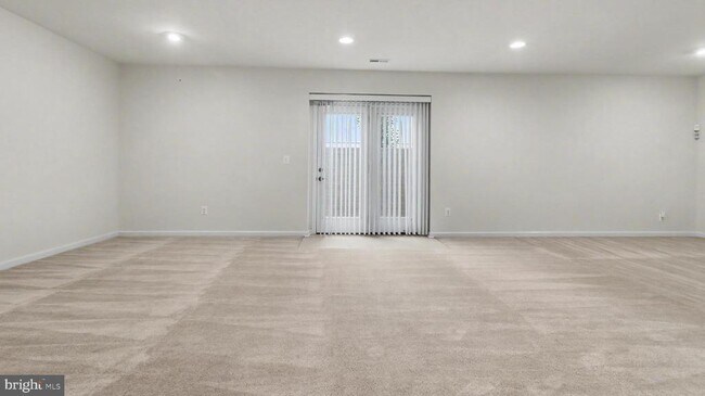 Building Photo - 40978 Spur Run Ln