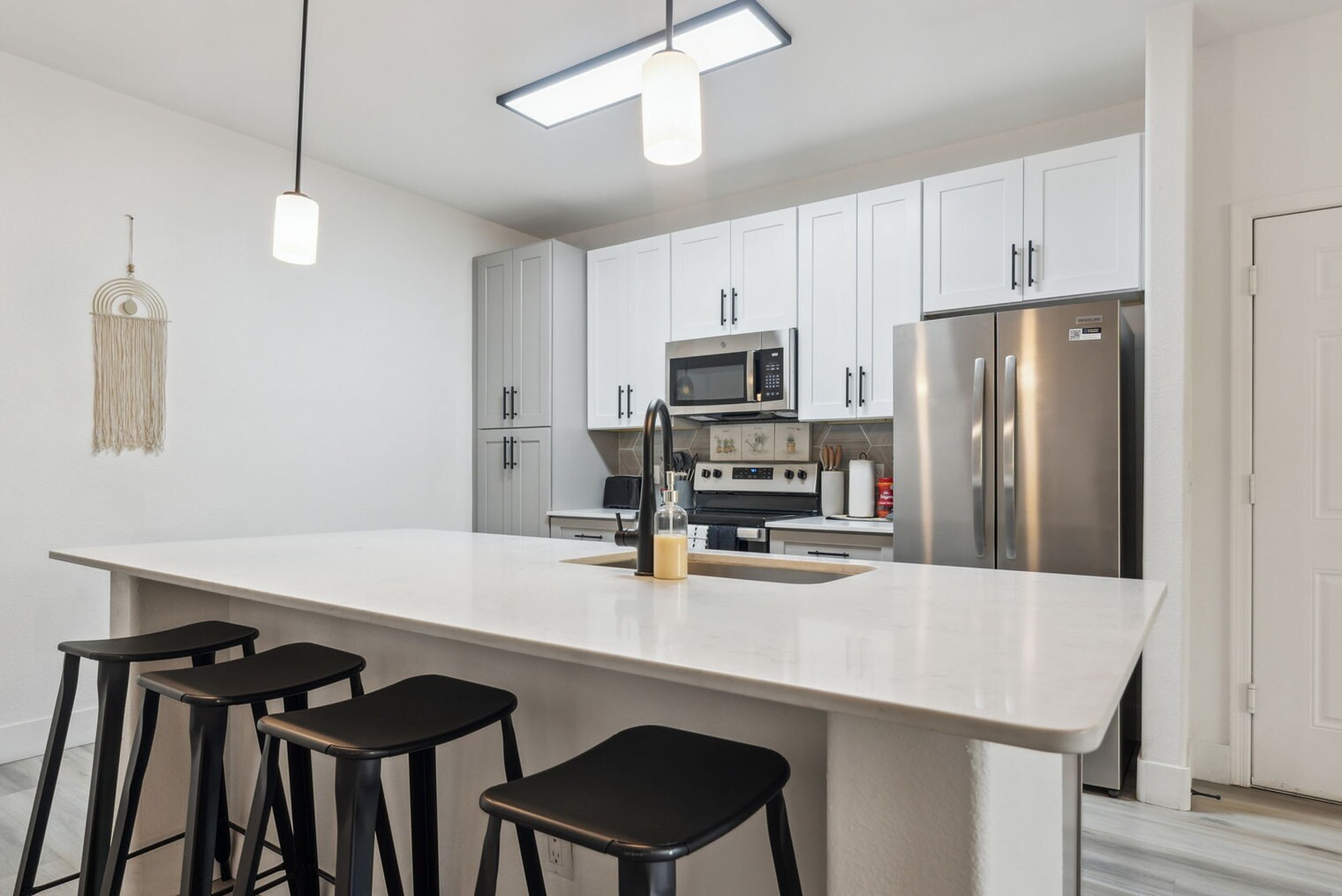 Building Photo - 6610 N 93rd Ave