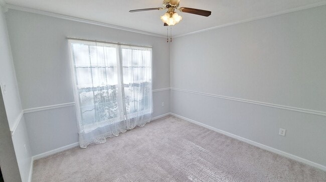 Building Photo - 3 Bed / 3 Bath Single Family Home