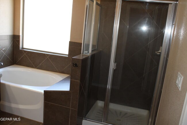 Building Photo - 3100 Amistoso St