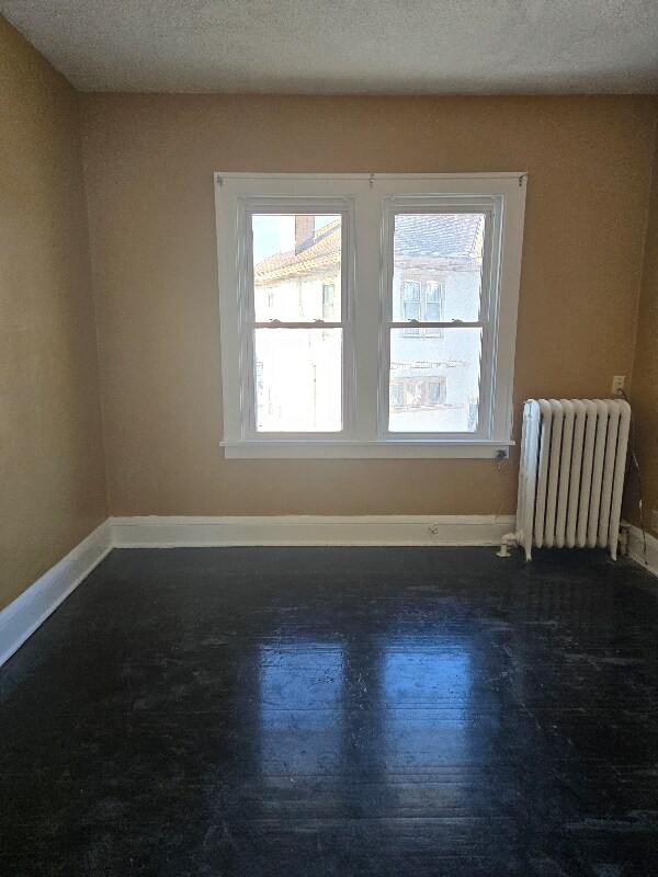 Building Photo - 716 Elwood Ave N