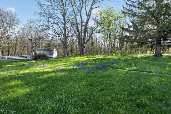 Building Photo - 303 S Green Rd